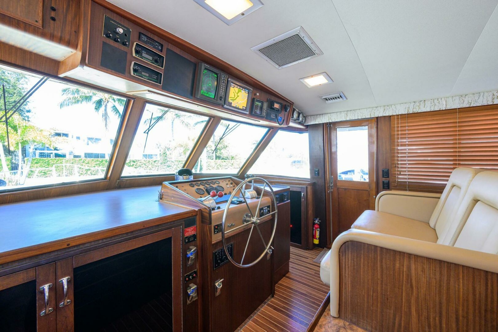 Hatteras 63 - Phantom - Lower Helm