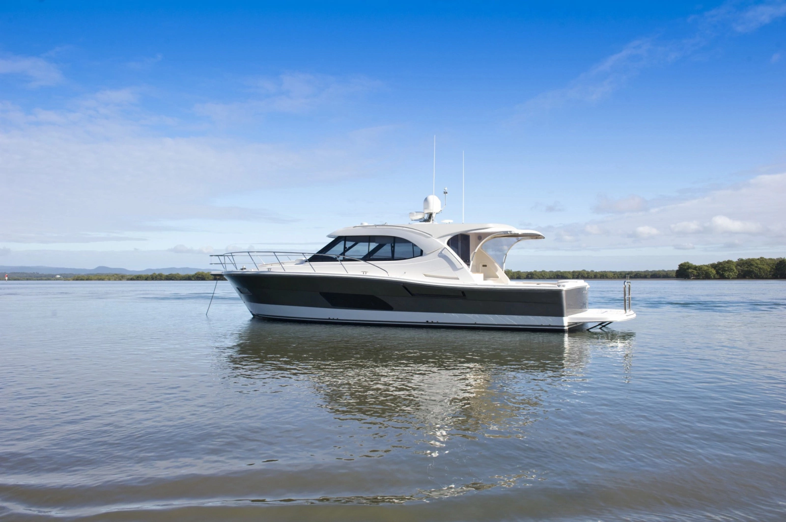 445 SUV 44ft Riviera Yacht For Sale
