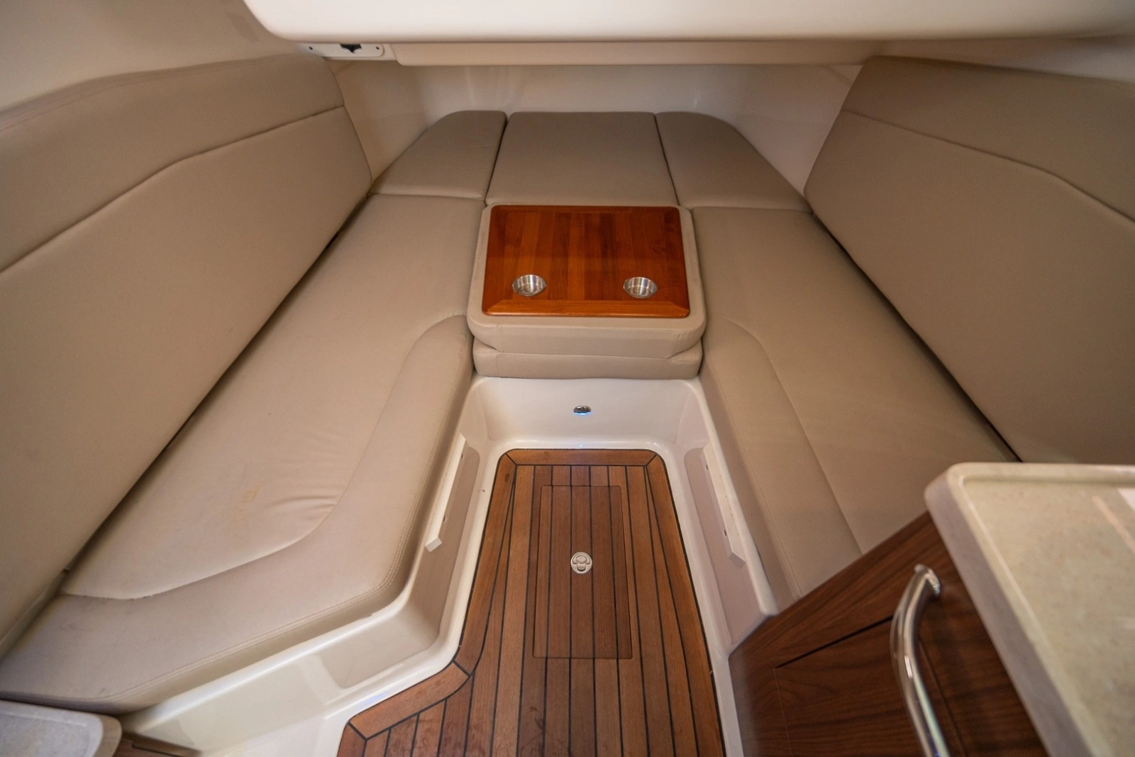 Boston Whaler 380 Outrage - Worth the Tiempo