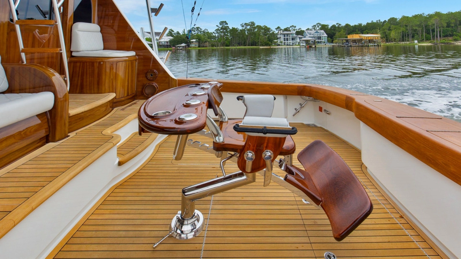 2020 68 Viking Convertible Gunpowder Deck (6)