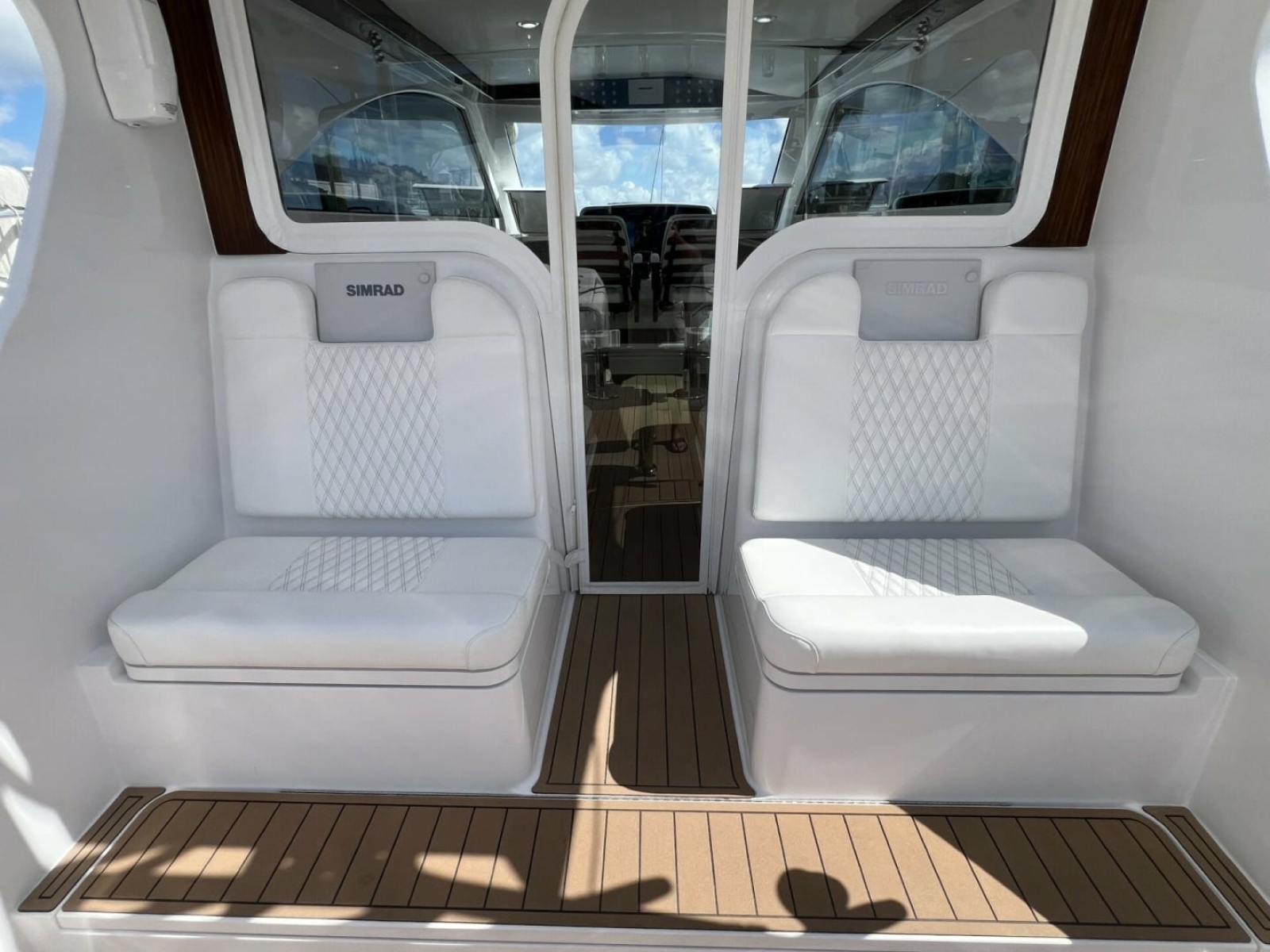 Queen/Smith Custom 53 - Cockpit Seating