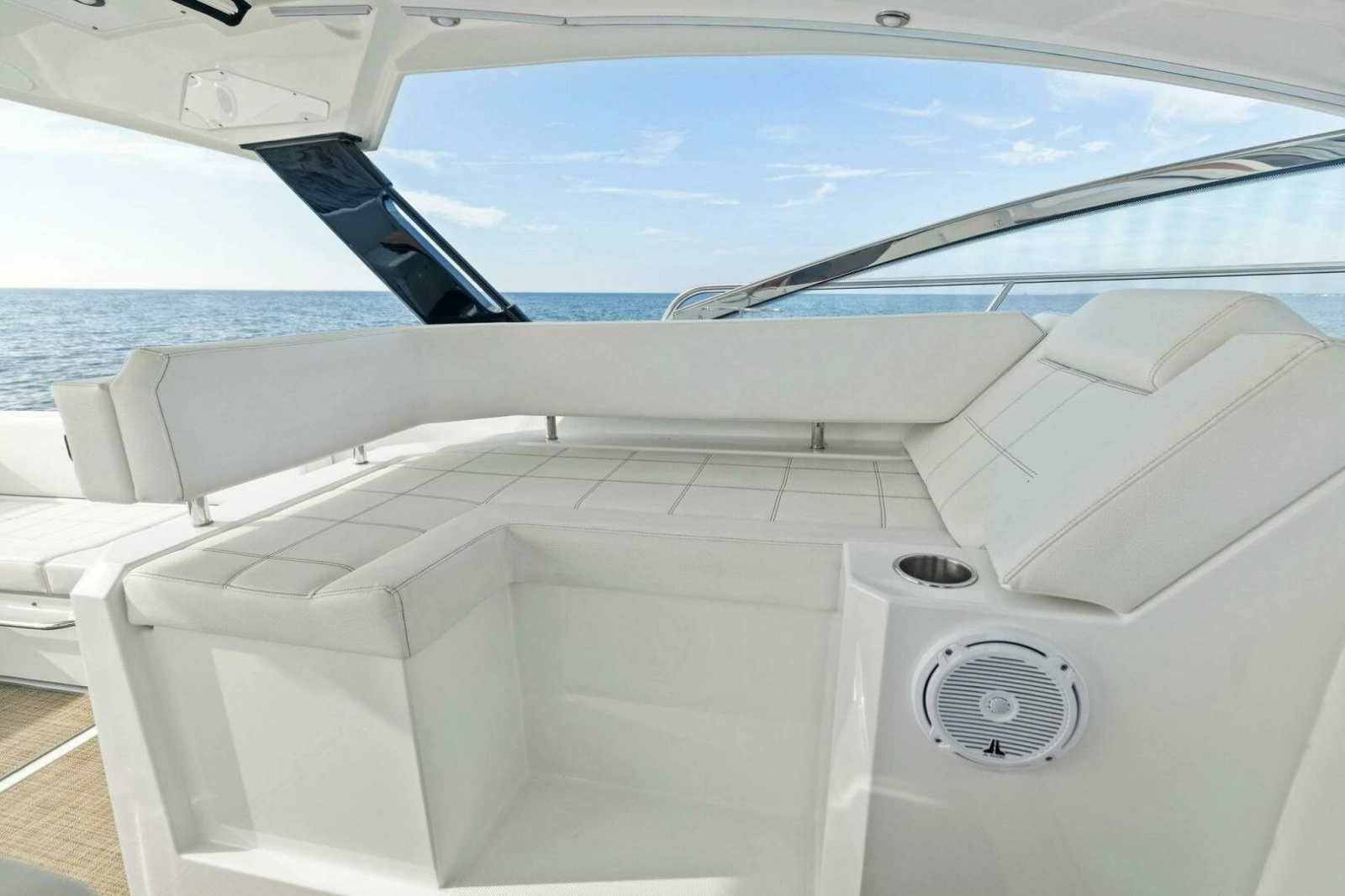 2015 Cruisers 390 EC 'Blue Runner'