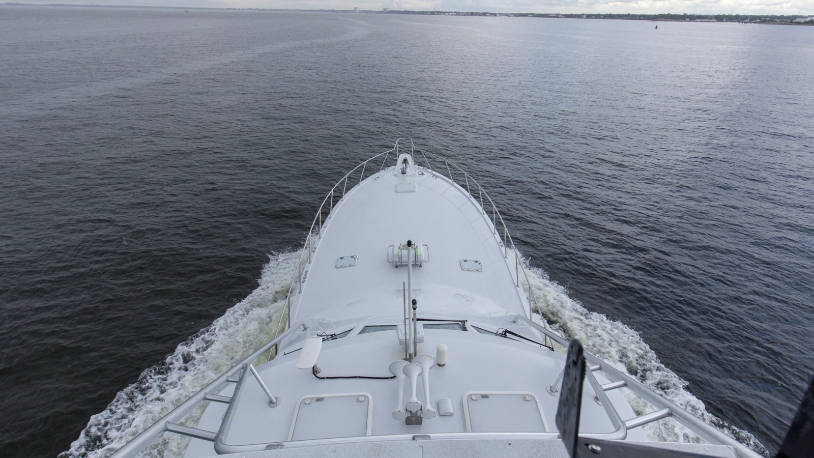 1999 Hatteras 60 Enclosed Bridge Better Days Tower Helm