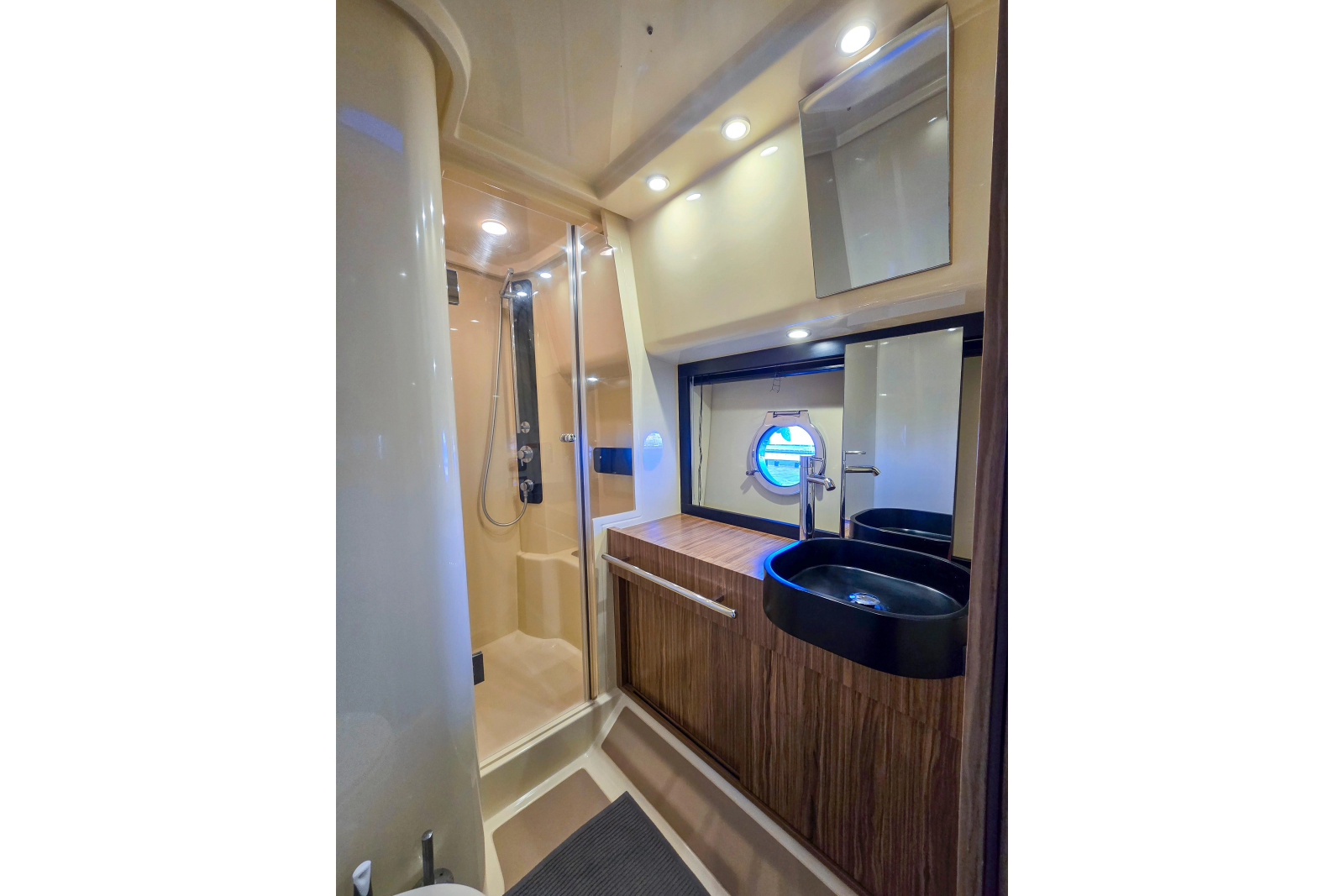 2015 Azimut Magellano 43