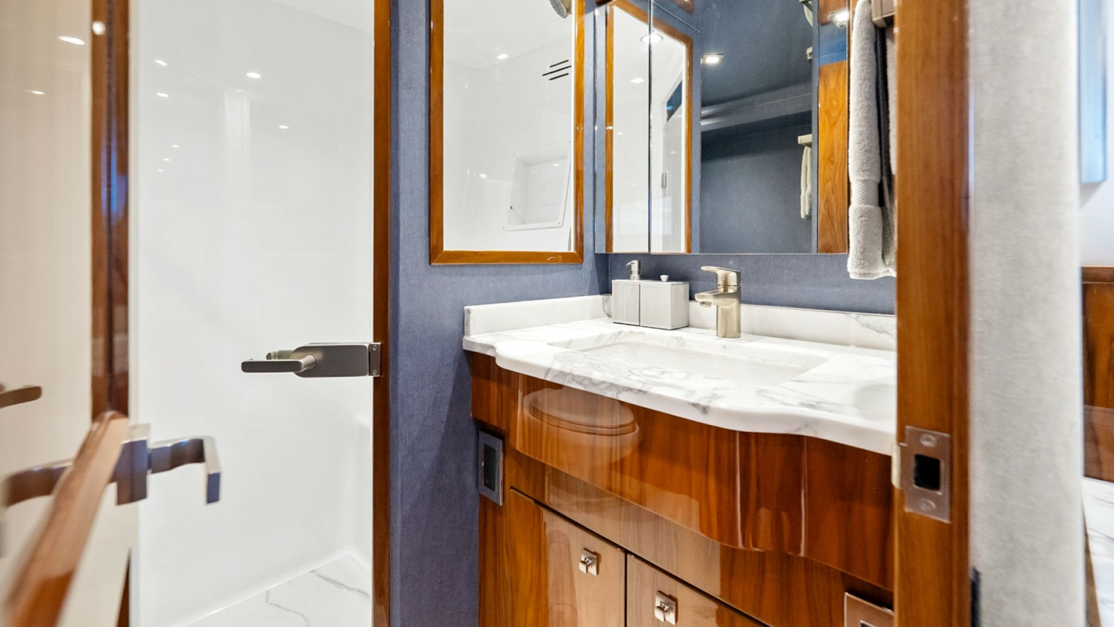 Luxurious En-Suite Bathroom View