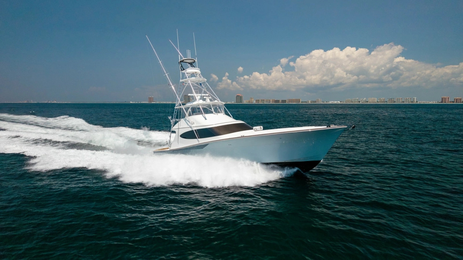 2021 65 Hatteras GT On the DL Running Shot Profile (5)