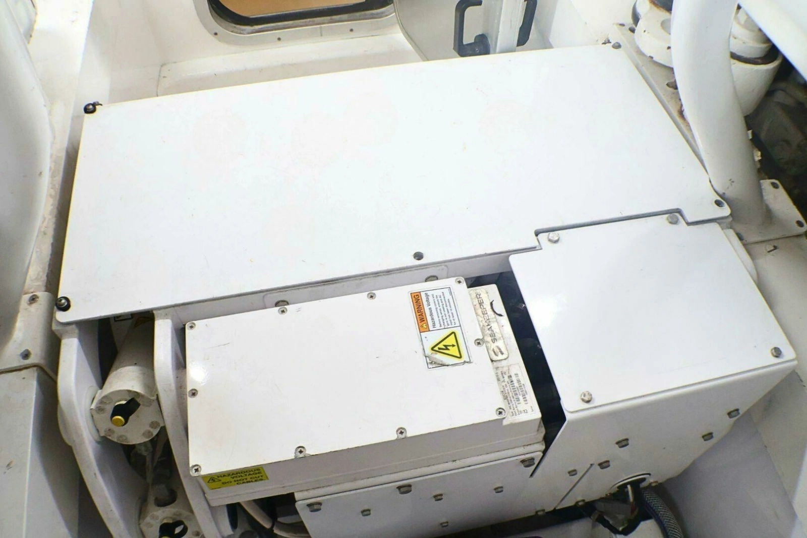 2001 Donzi 73' Sport Fish  Engine Room