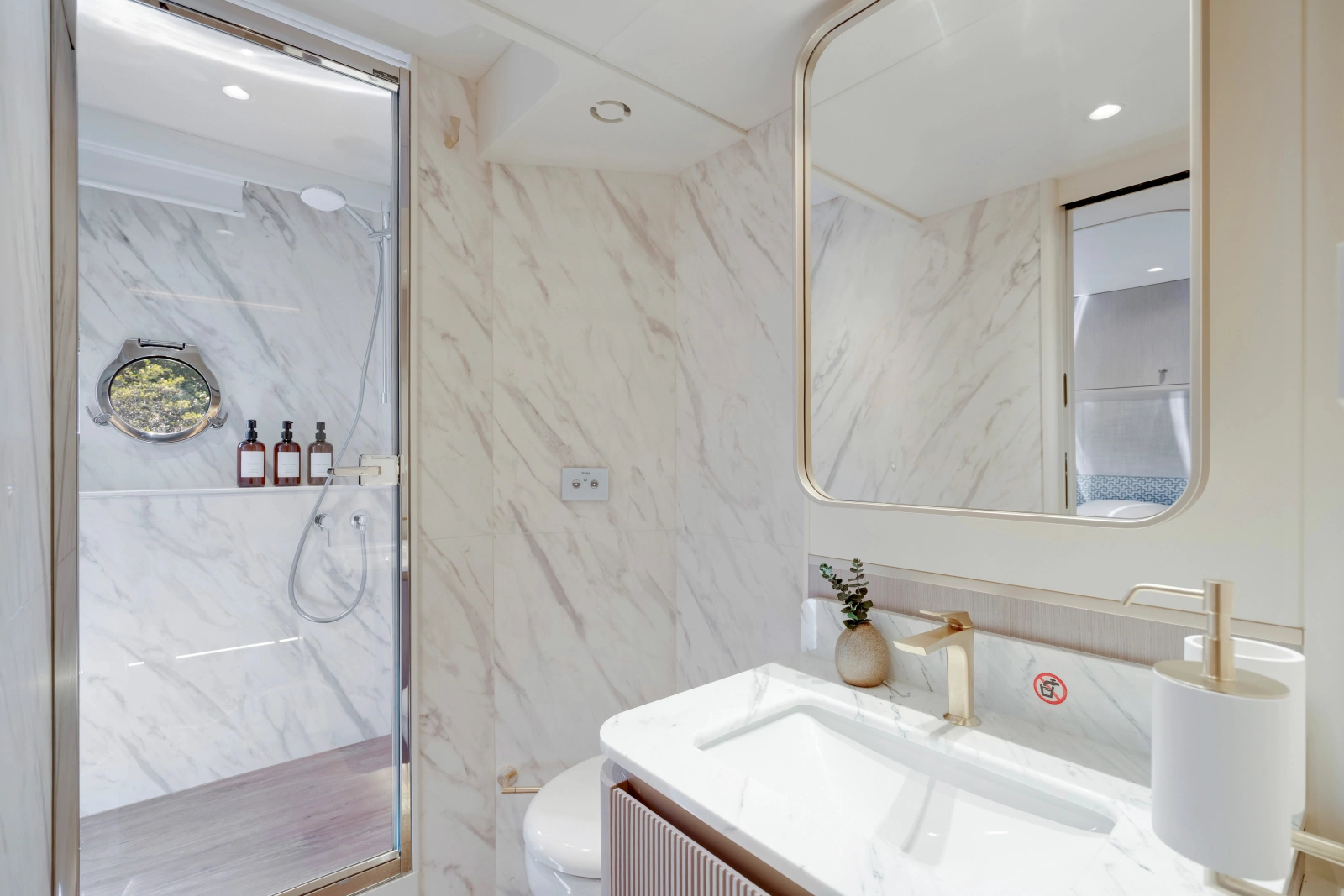 70 FLY 70ft Absolute Yacht For Sale