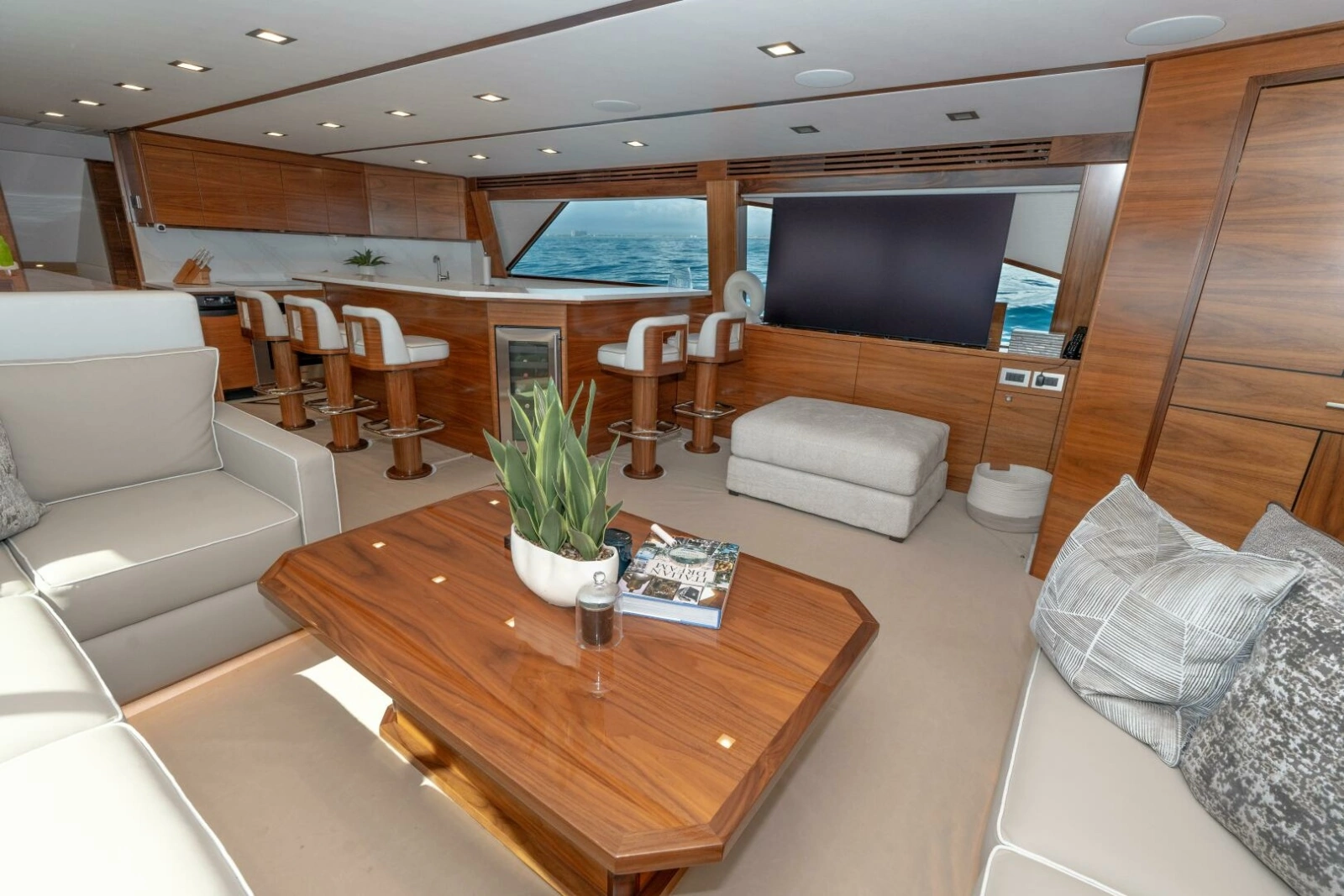 2025 Viking 90C 