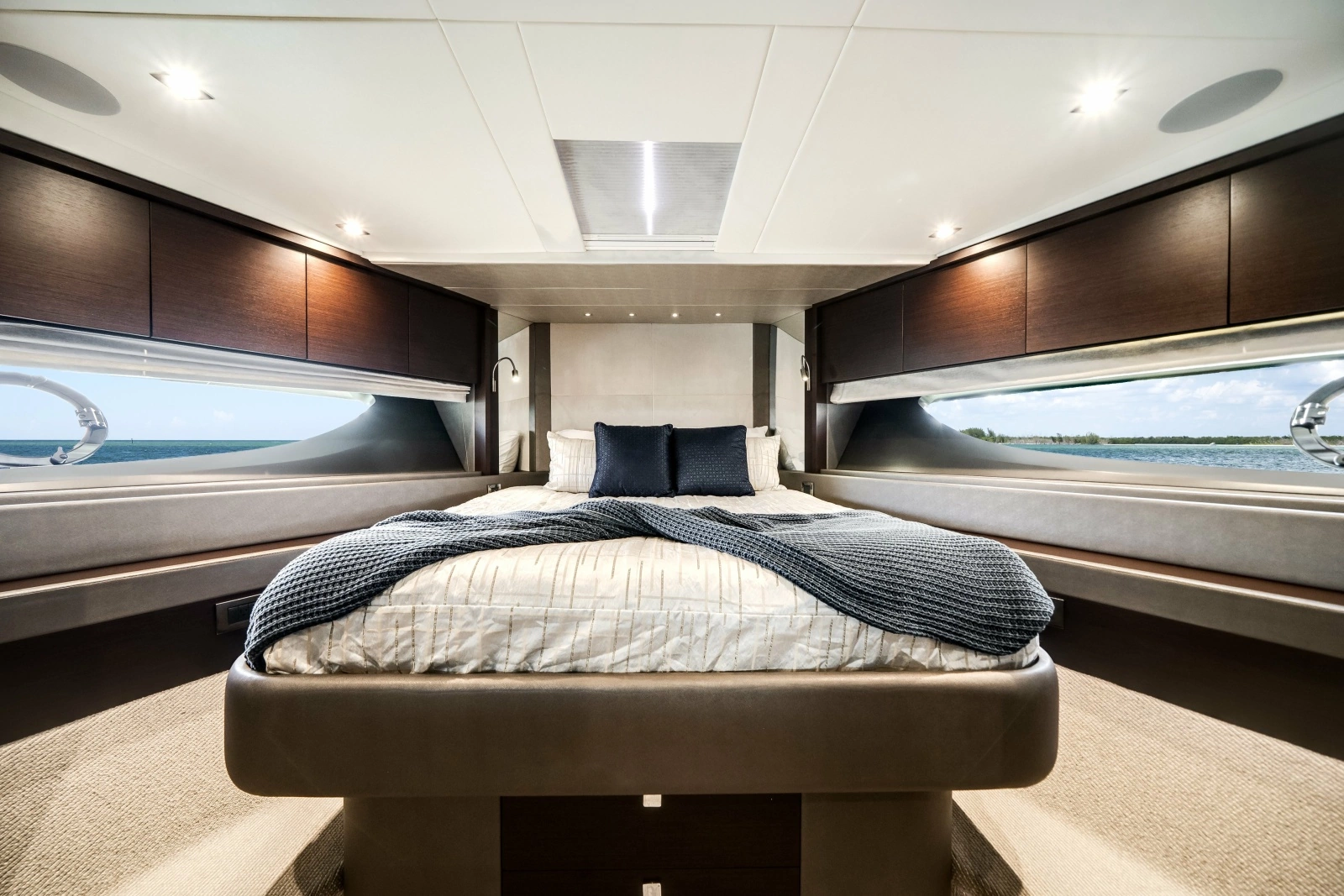 2019 Sunseeker 76 Flybridge