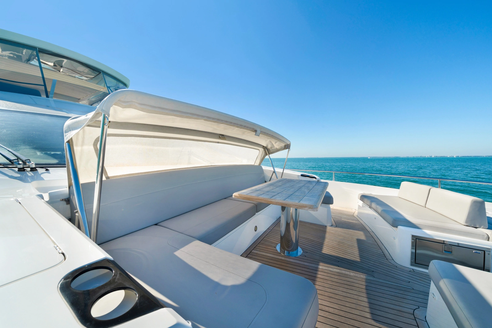 2020 Sunseeker 76 Yacht