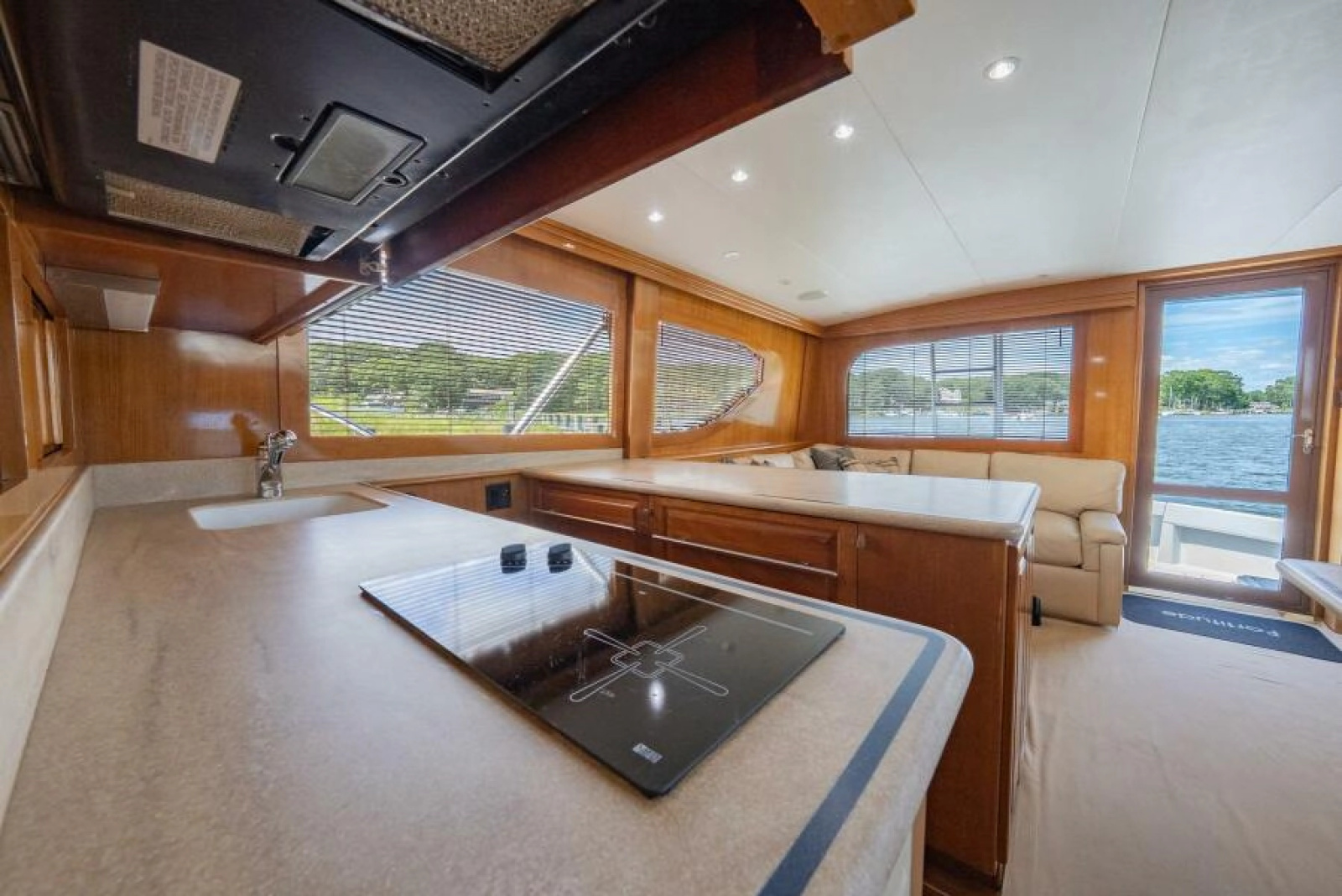 2001 Hatteras Convertible 50