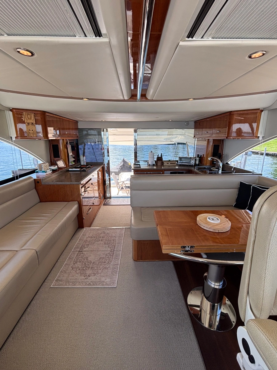 2015 Riviera 565 SUV