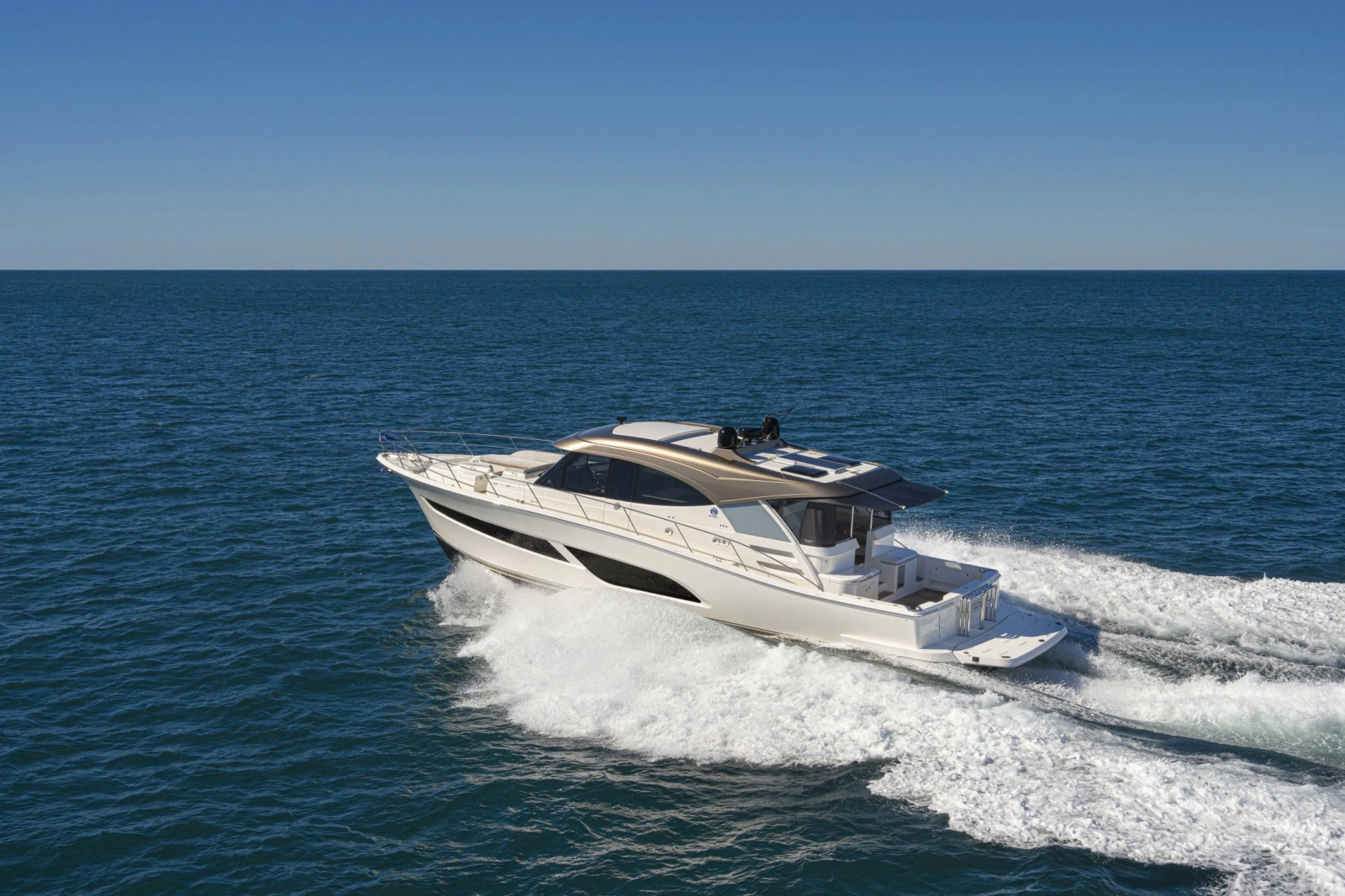 585 SUV 58ft Riviera Yacht For Sale