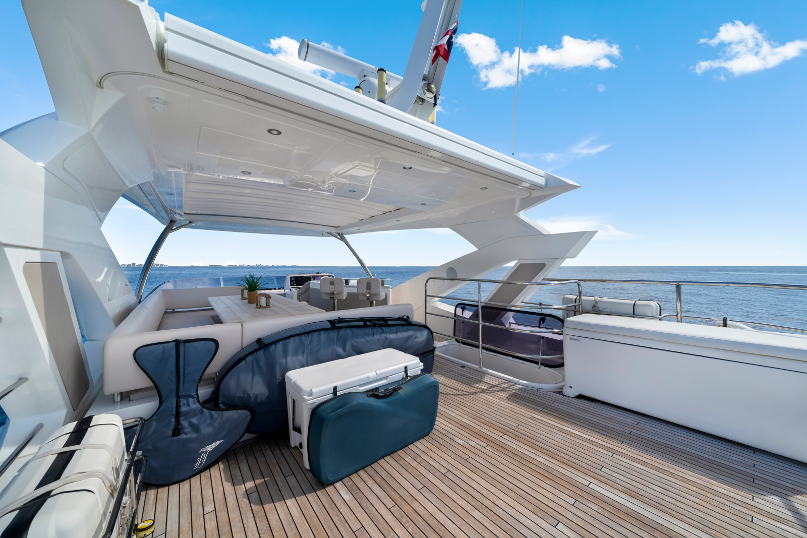 2020 Sunseeker 76 Yacht