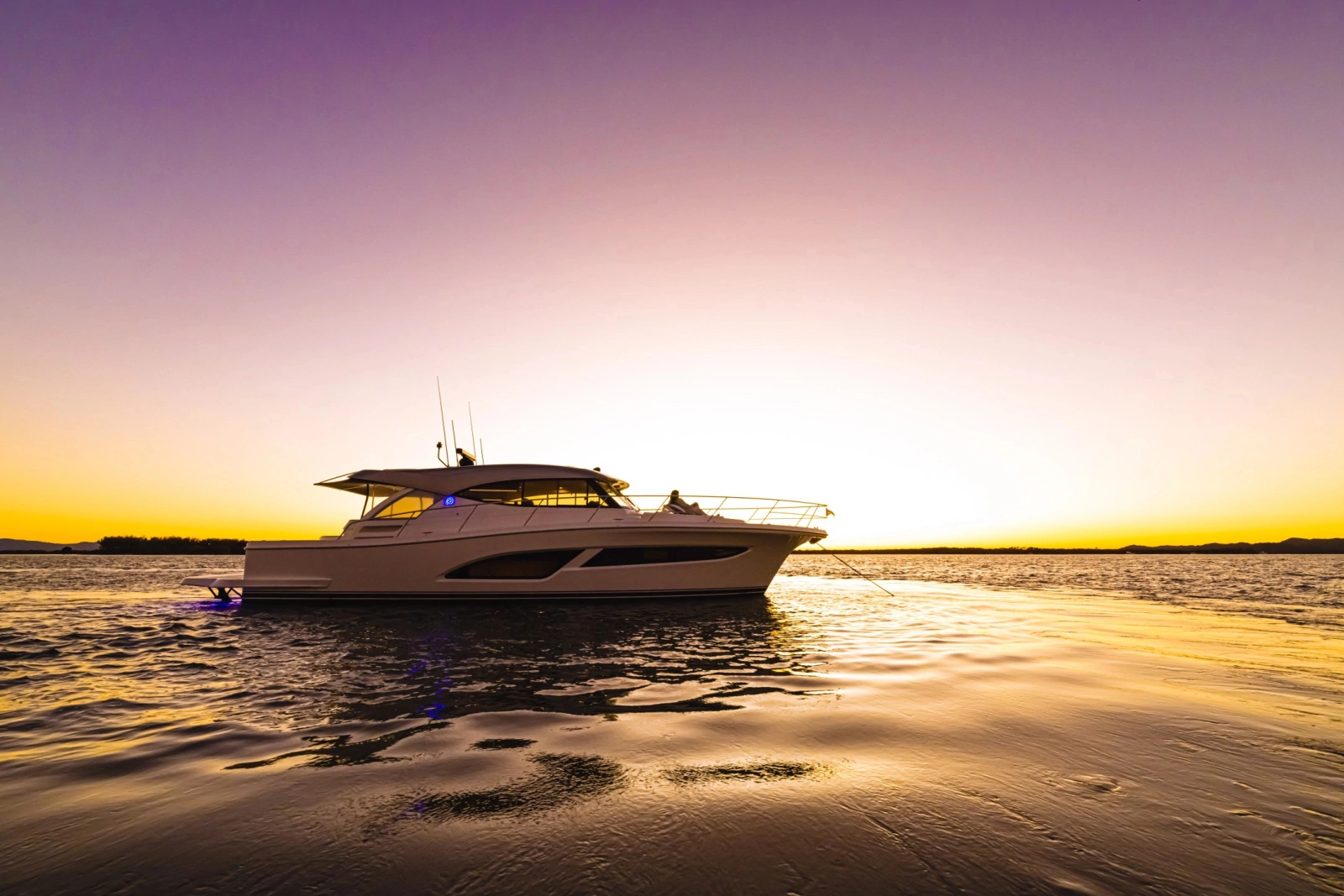 465 SUV 46ft Riviera Yacht For Sale