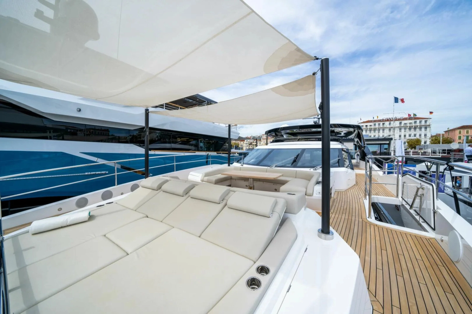 100 YACHT 100ft Sunseeker Yacht For Sale