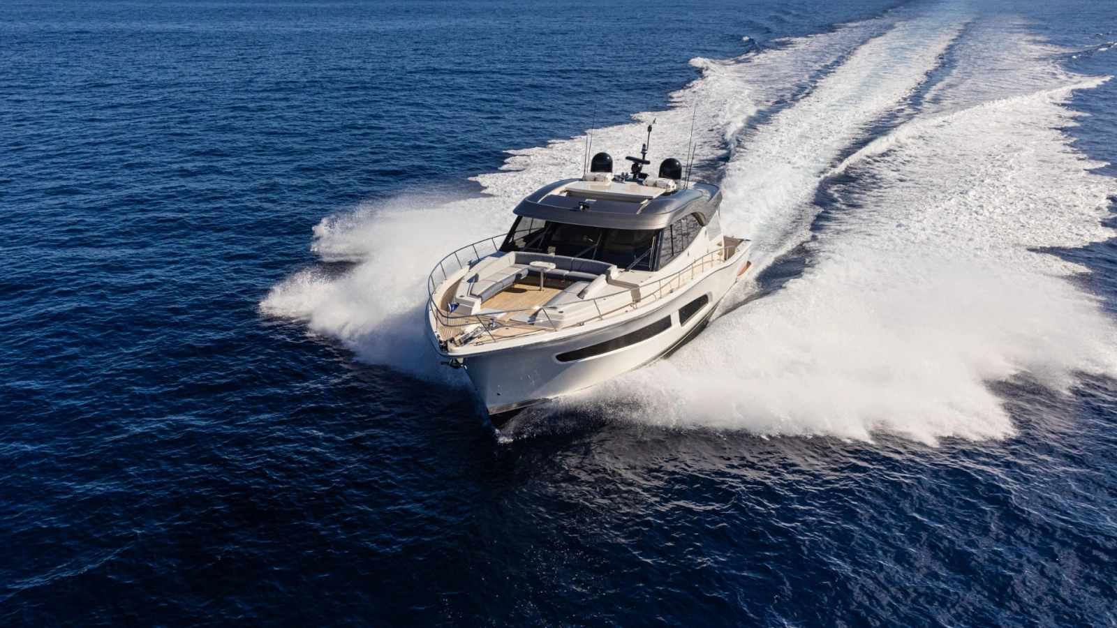 645 SUV 65ft Riviera Yacht For Sale