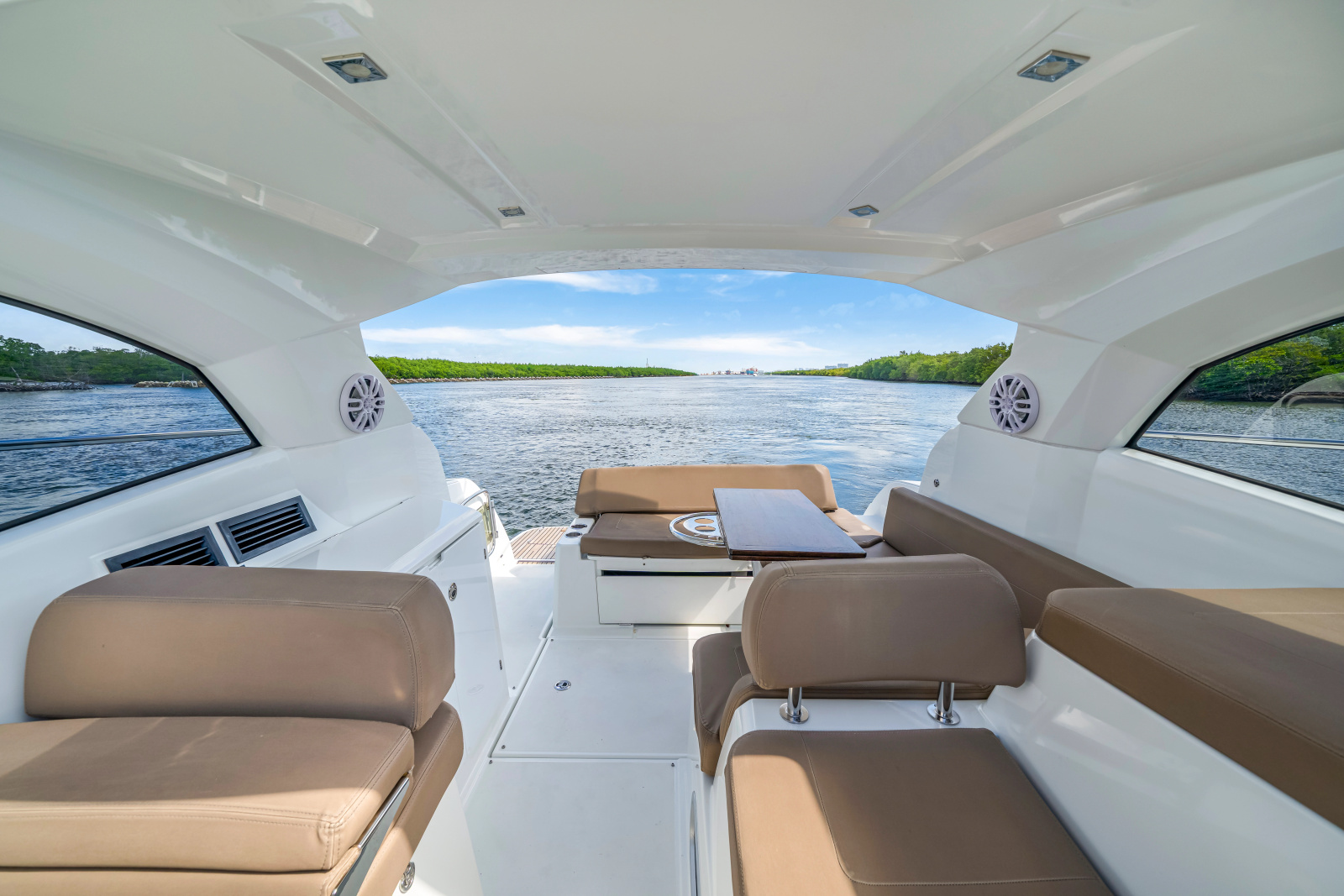 2016 Jeanneau Leader 36