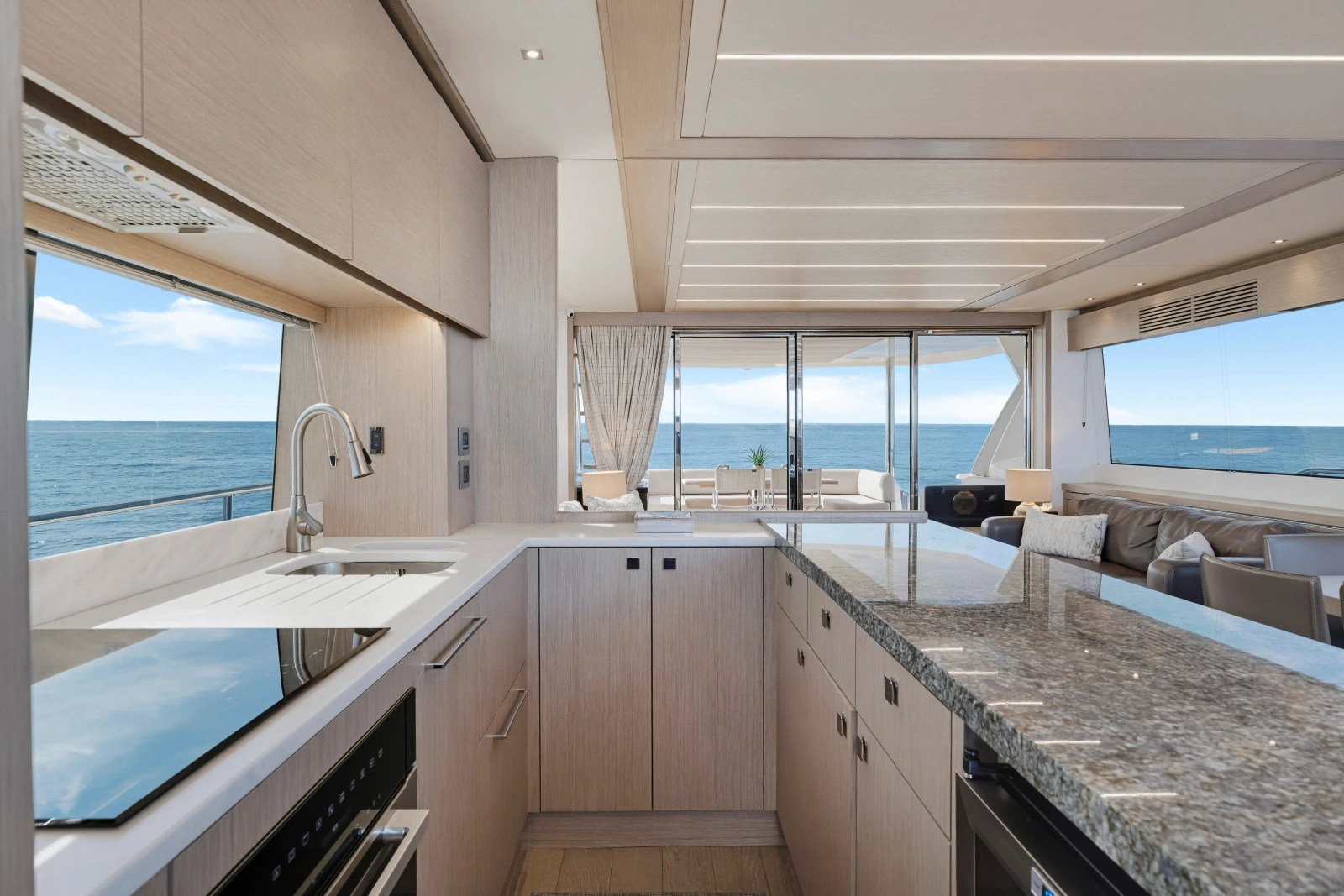 2020 Sunseeker 76 Yacht