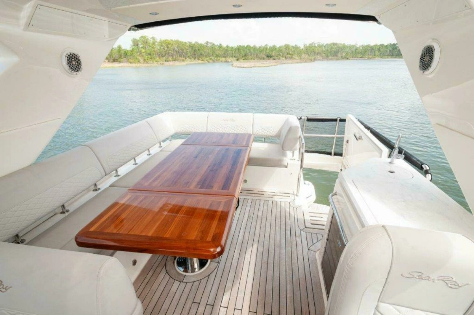 2018 Sea Ray L550 Flybridge photo 40