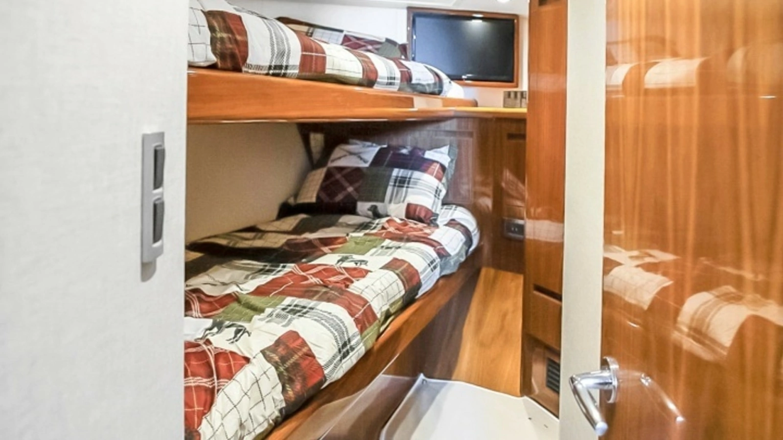 Guest Cabin with Bunk Beds