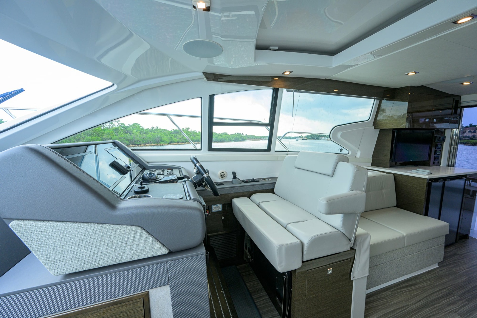 2020 Cruisers 46 Cantius