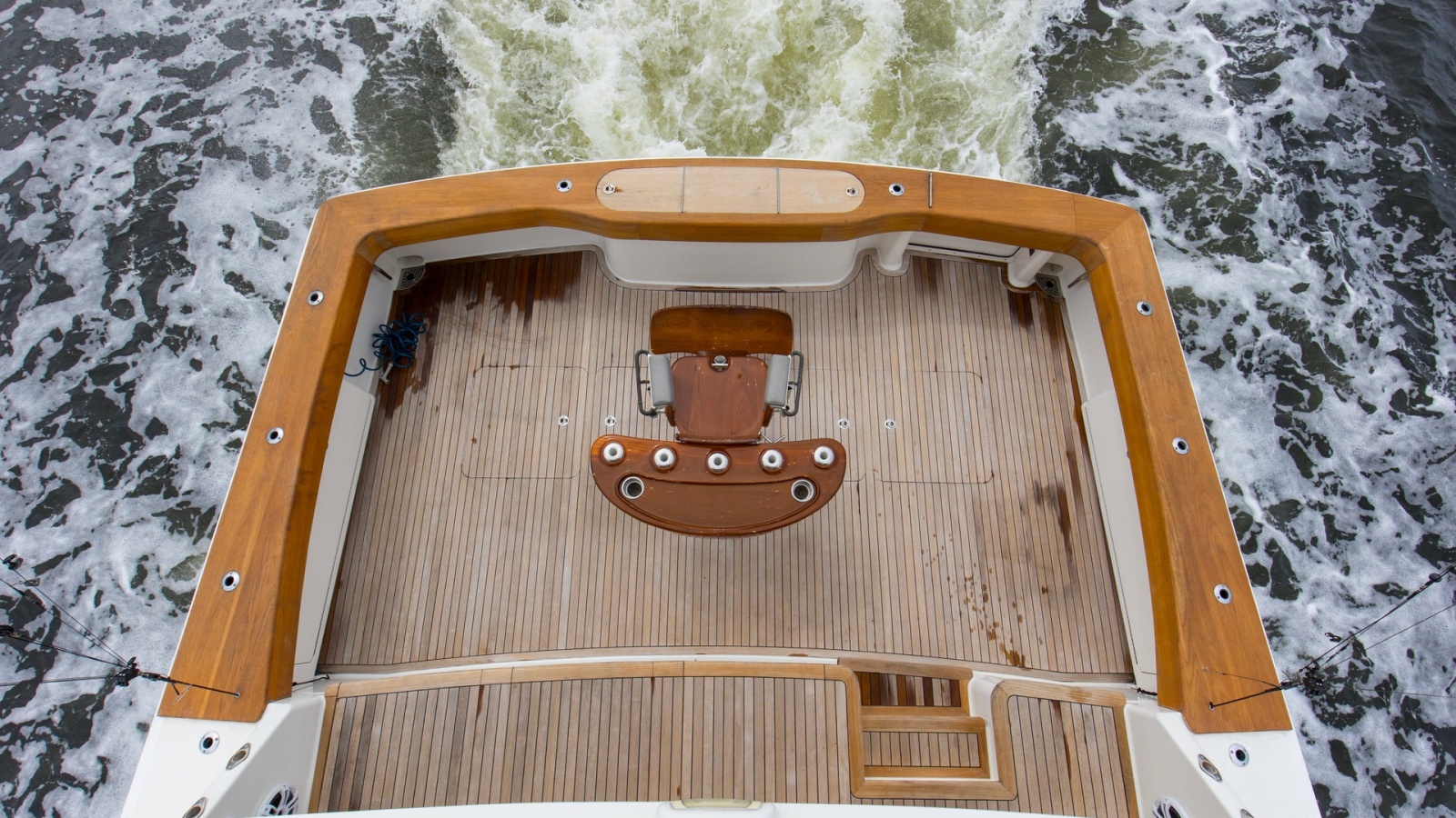 74' 2007 Viking 74 Enclosed Bridge