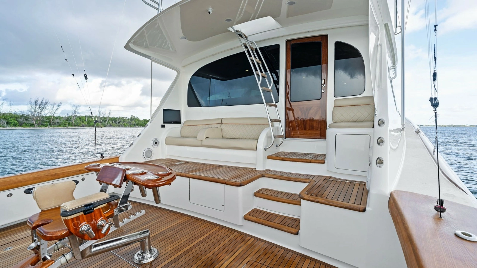 2016 Viking 80 Enclosed Bridge- FRIGATE- Cockpit
