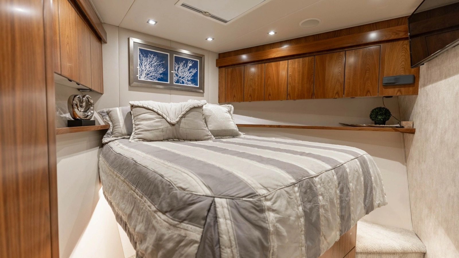 Guest Stateroom with Double Berth