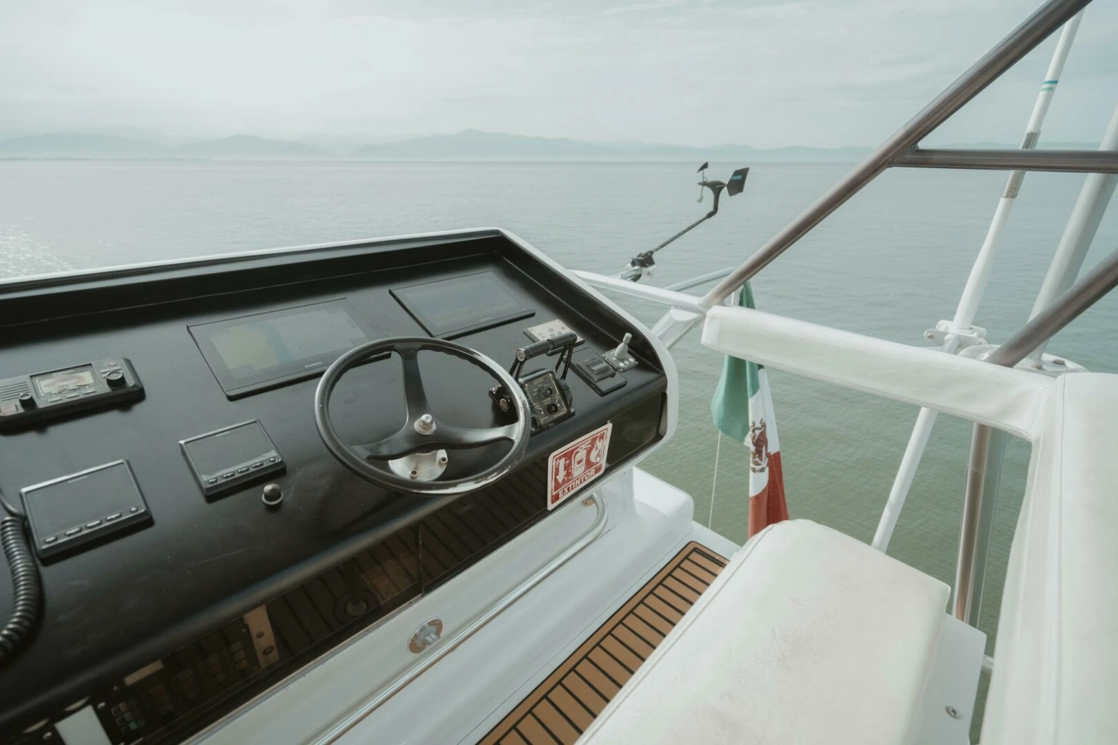 1996 Oceanfast 87 Enclosed Bridge Sportfish photo 31