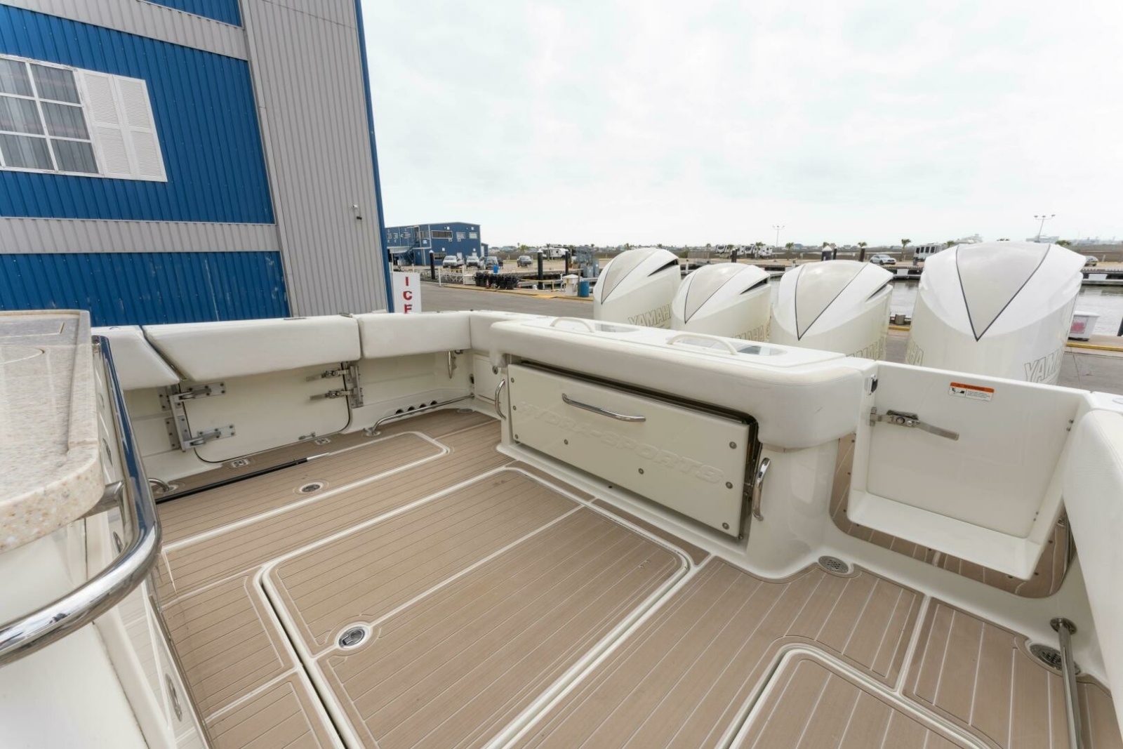 42' 2018 HCB 4200 Siesta
