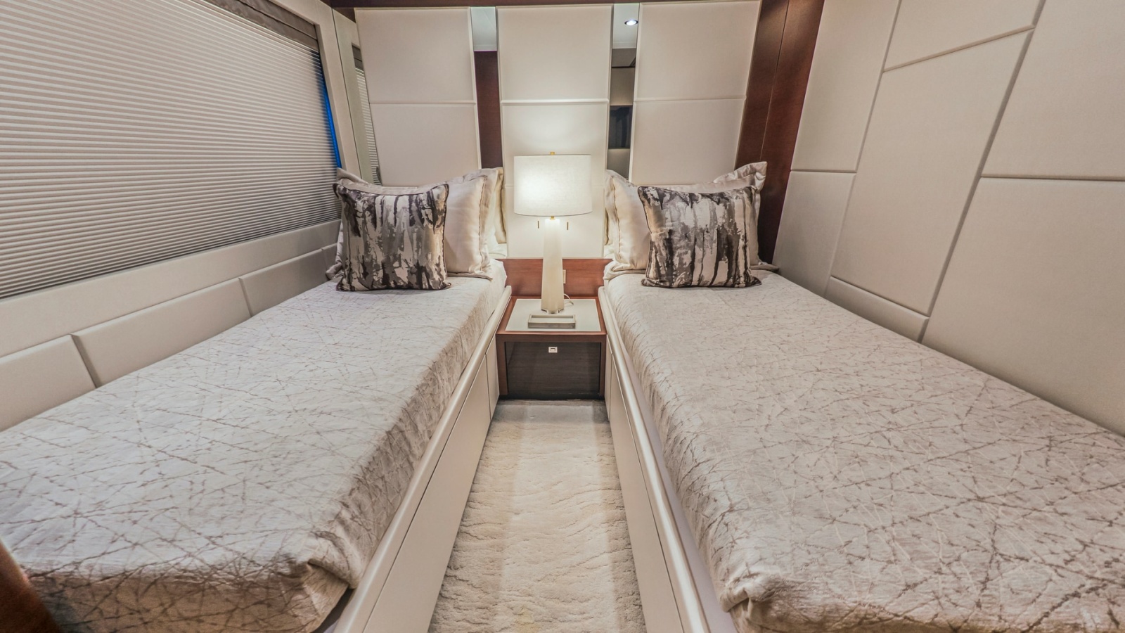 Galati-LONESTAR-Staterooms8
