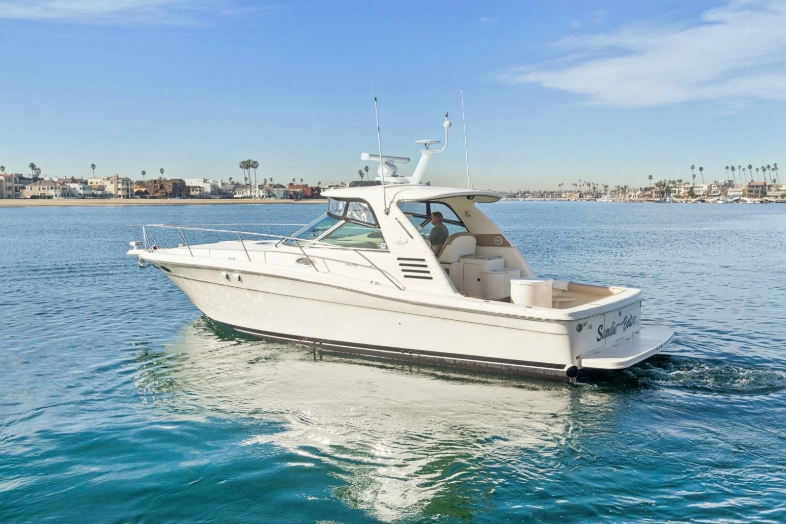 2000 Sea Ray 370 Express Cruiser
