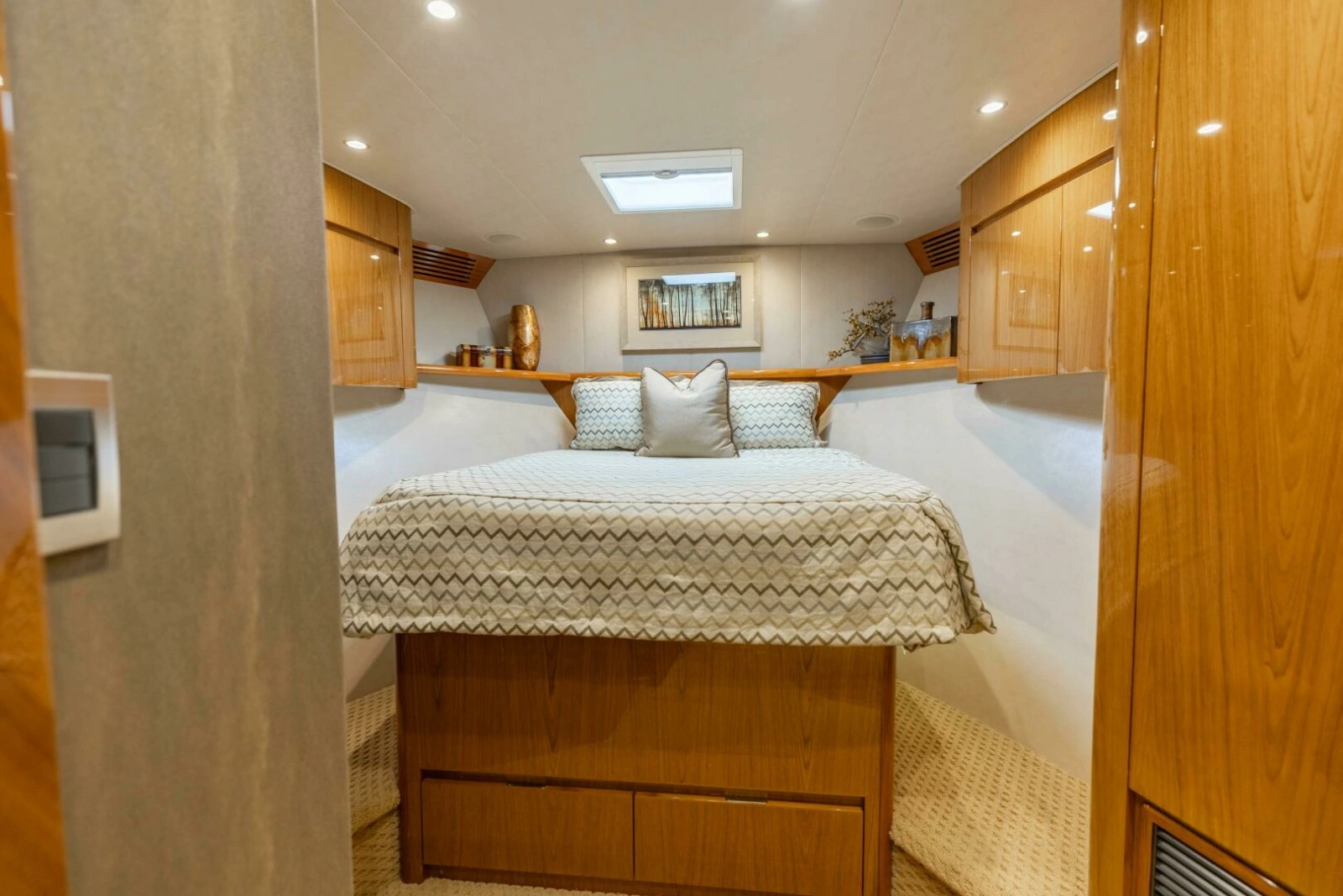 2013 Viking 76 Convertible photo 33