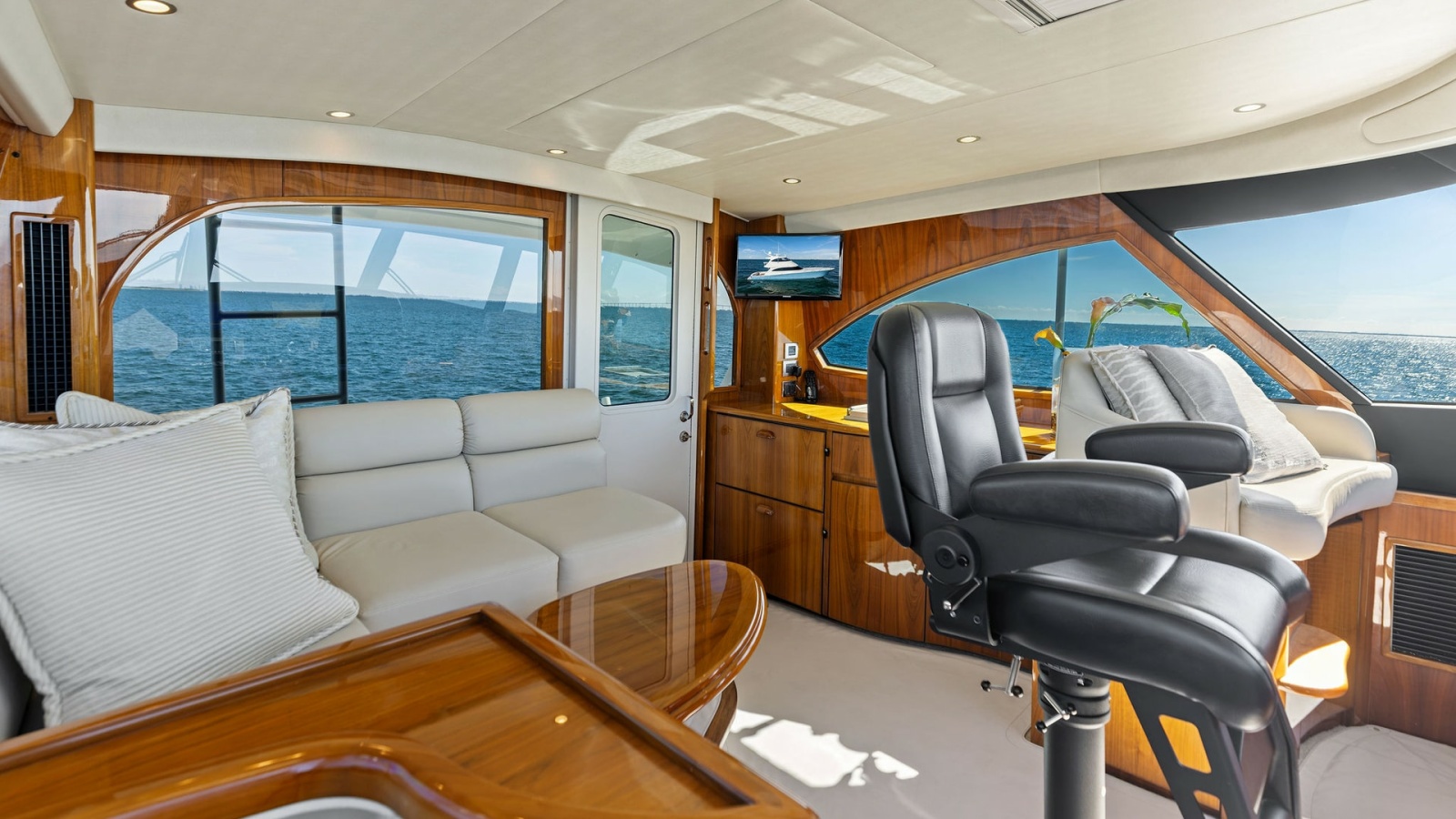 Enclosed Bridge Helm and Seating Area