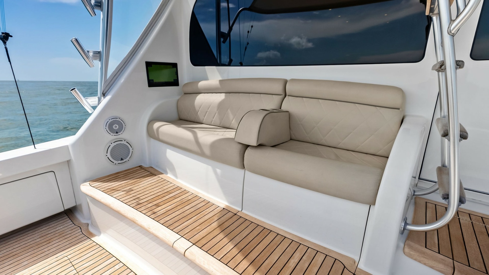 Flybridge Seating Area