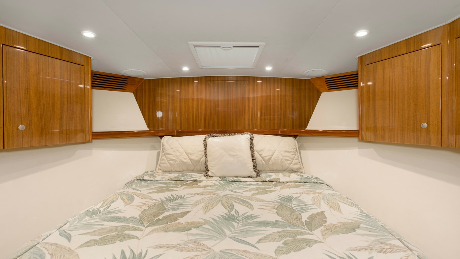 2007 64 Viking Enclosed Bridge Reel Blues Forward Stateroom