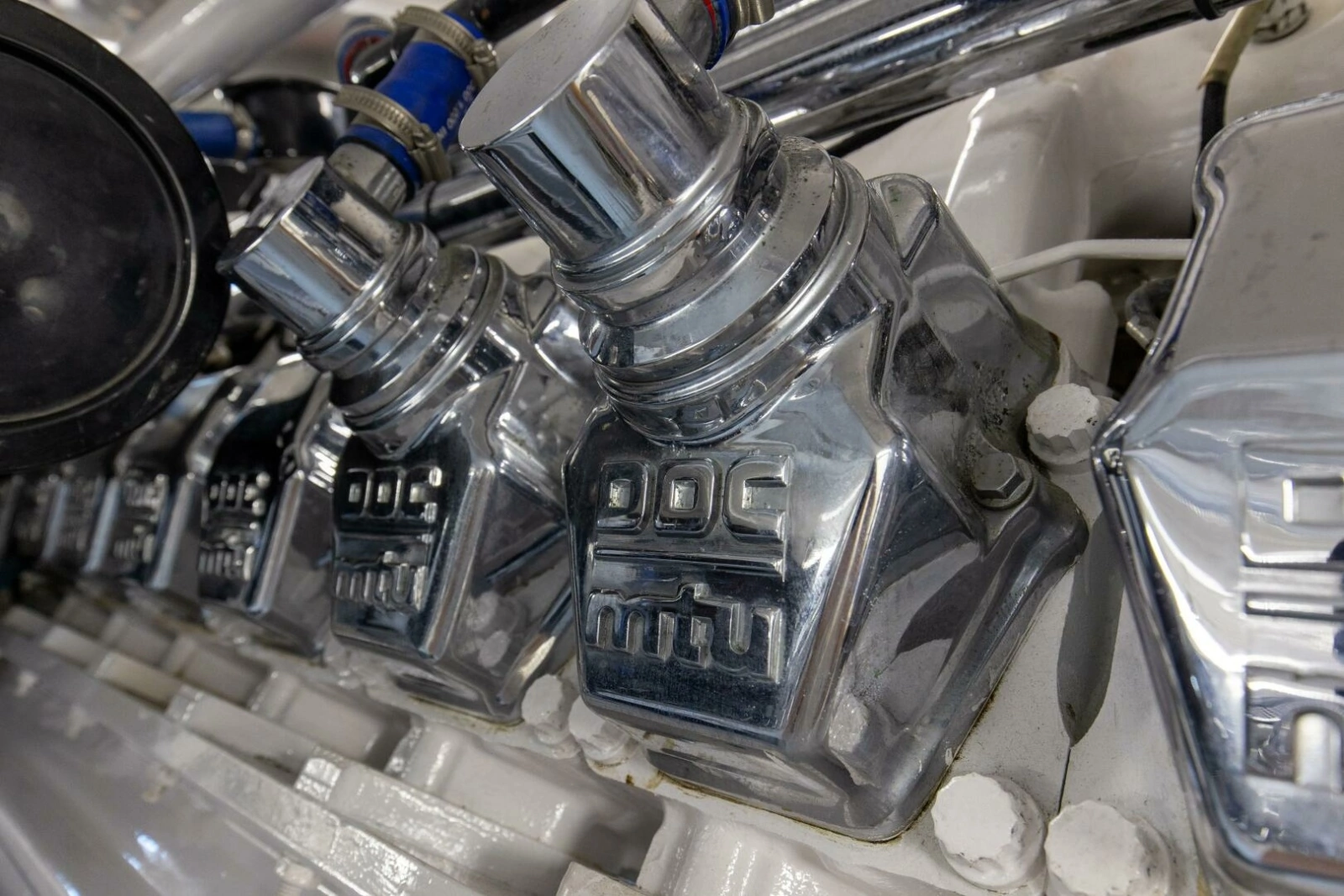 2001 65 Viking Convertible Enclosed Bridge Partnership Engine Room (3)