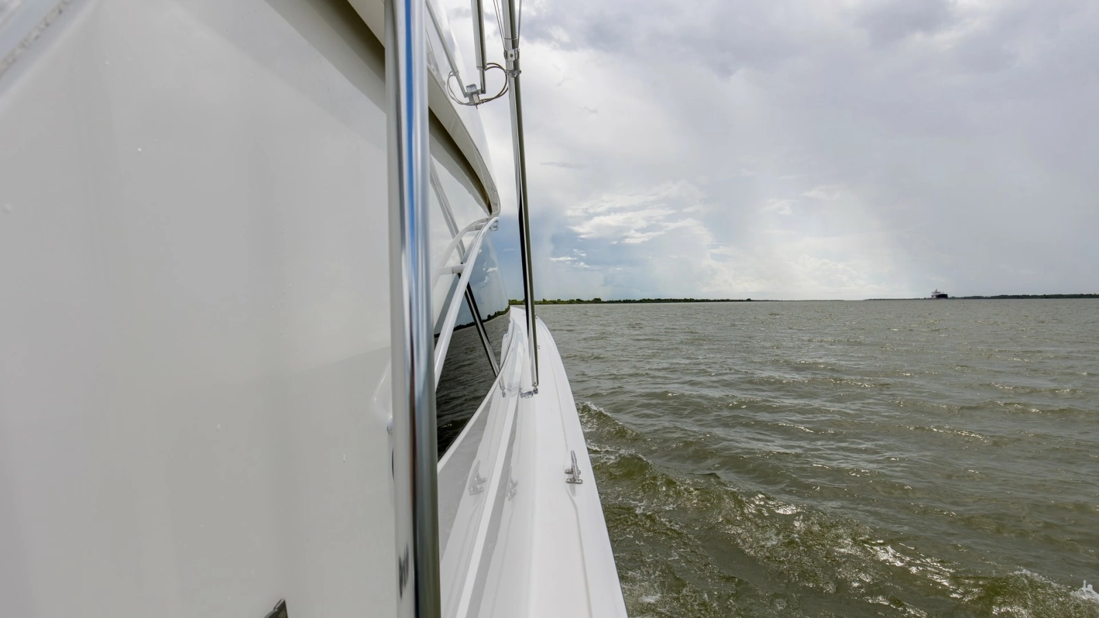 2017 72 Viking Enclosed Bridge Share-E Forward Deck (5)
