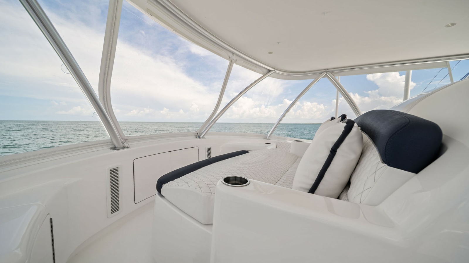 Flybridge Lounge with Ocean View