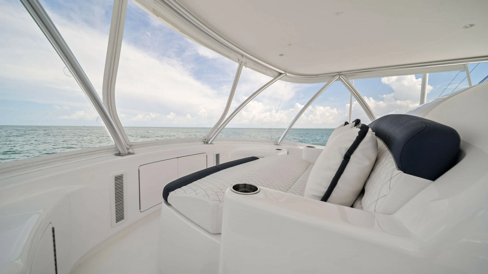 Flybridge Lounge with Ocean View