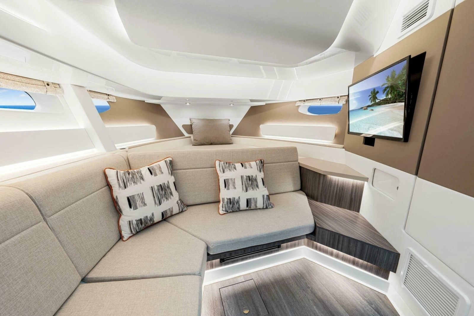 2022 Sea Ray 370 OB 