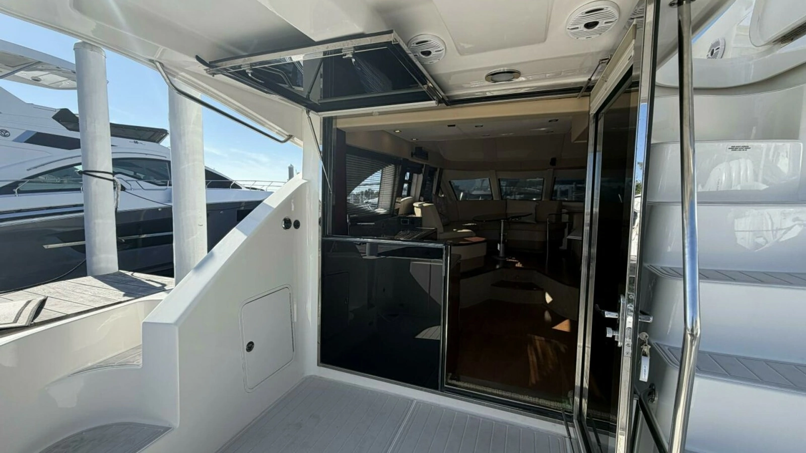 2008 Sea Ray 47 Sedan Bridge - Aft Deck