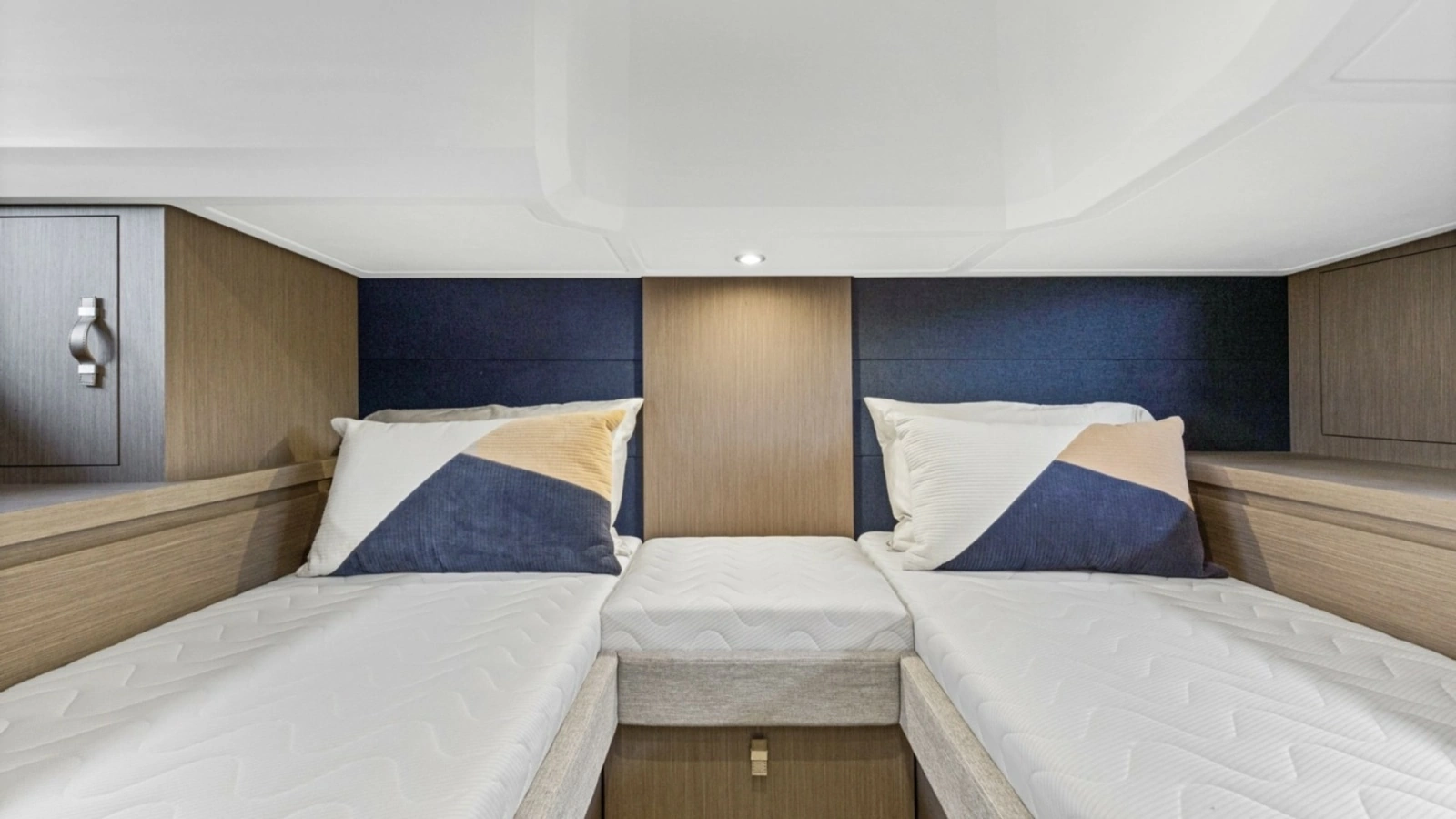 2022 Beneteau 41 Grand Turismo War Downs Eagle Aft Berth (1)