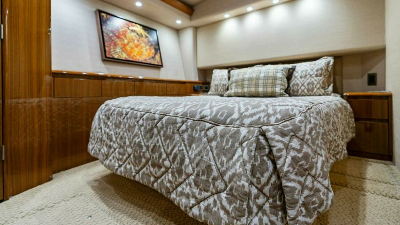 Master Stateroom with Queen Bed