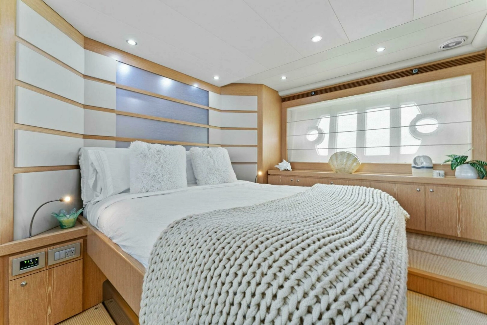 2013 Ferretti Yachts 620