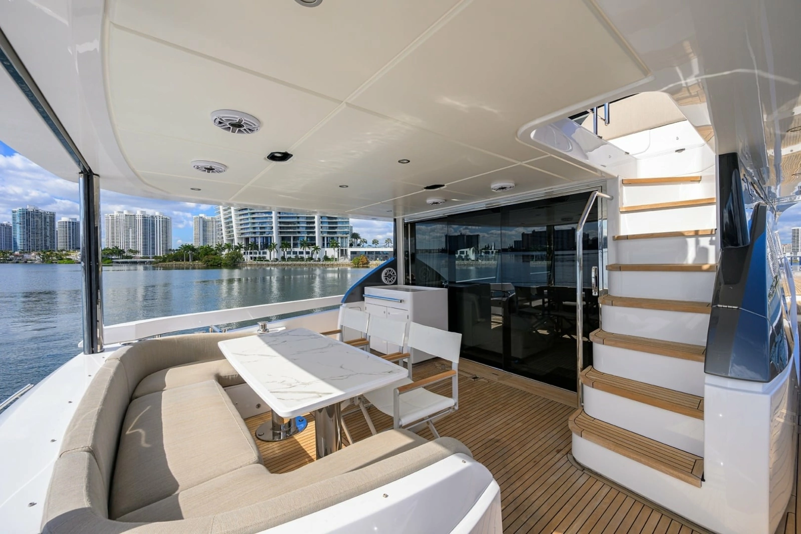 Azimut 78 - DT78 - Aft Deck