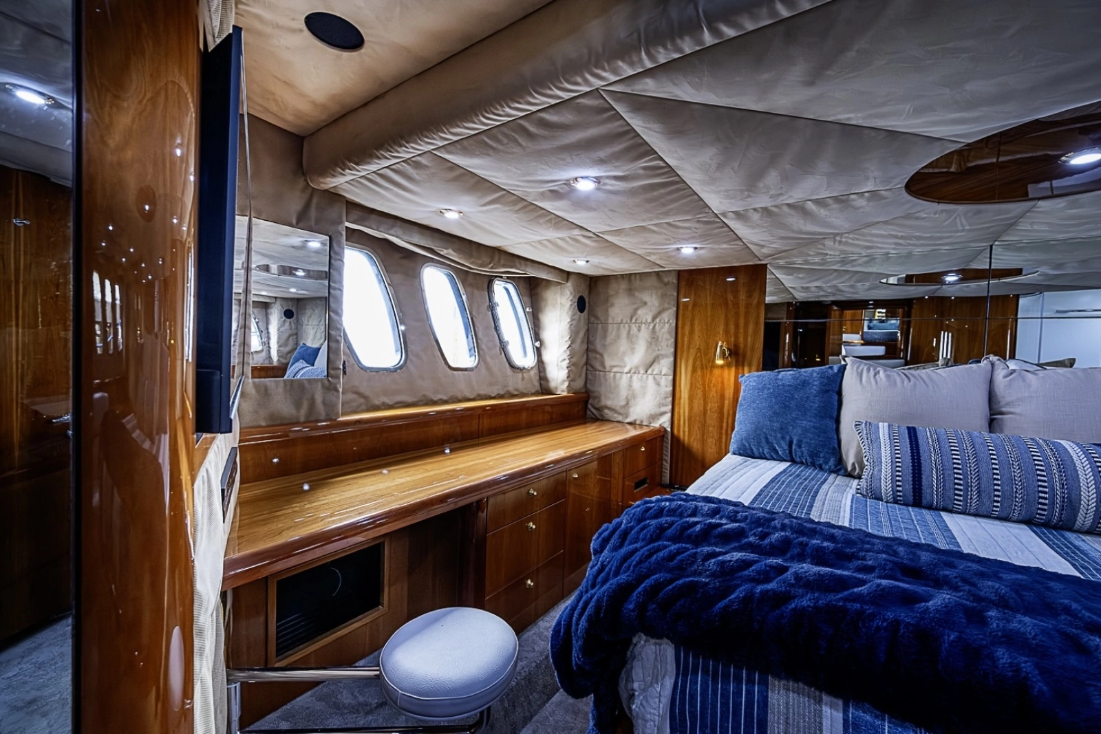 Sunseeker 62 EAGLE II - Master Stateroom