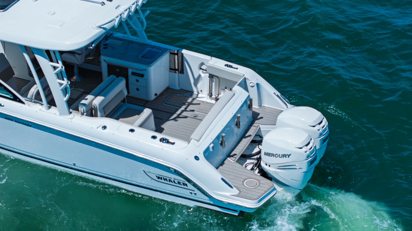 Aft Deck with Dual Engines